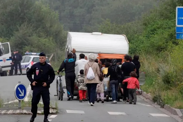Francezii din Marsilia au dat foc unei colonii de țigani