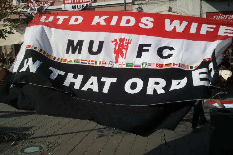 CFR - MANCHESTER. Momente amuzante, la bere pe Bulevardul Eroilor - VIDEO