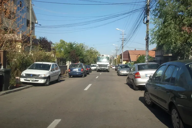 Mașinile de gunoi de la Brantner - Vereș blochează traficul. Un șofer care s-a revoltat a fost făcut NETREBNIC - FOTO