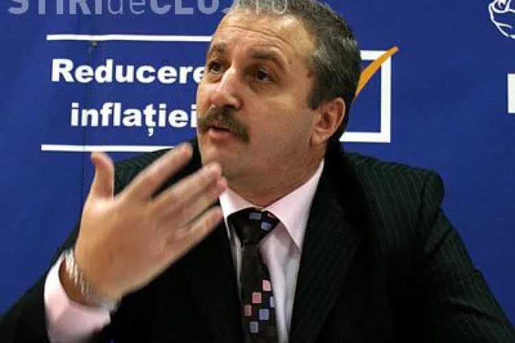 Dâncu critică privatizarea Oltchim și dă vina pe ”imensa prostie generală din satul cu miniştri”