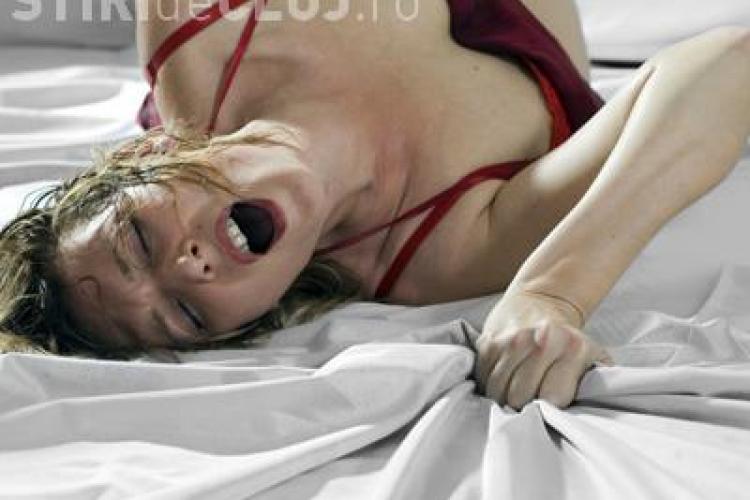 O femeie suferă de o boală care îi provoacă și 100 de orgasme pe zi