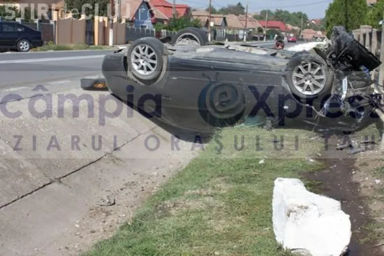 Accident la Luna! Un bolid Audi A6 s-a răsturnat la ieșire din Câmpia Turzii - FOTO