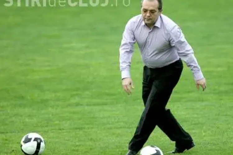 Emil Boc e fan Manchester! Nu are bilet, dar nici nu a primit o invitație. Ce pronostic a dat și unde va vedea meciul - VIDEO