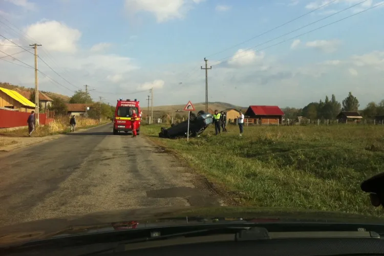 Accident în satul Moriști, Cojocna! Un autoturism s-a răsturnat din cauza vitezei - VIDEO