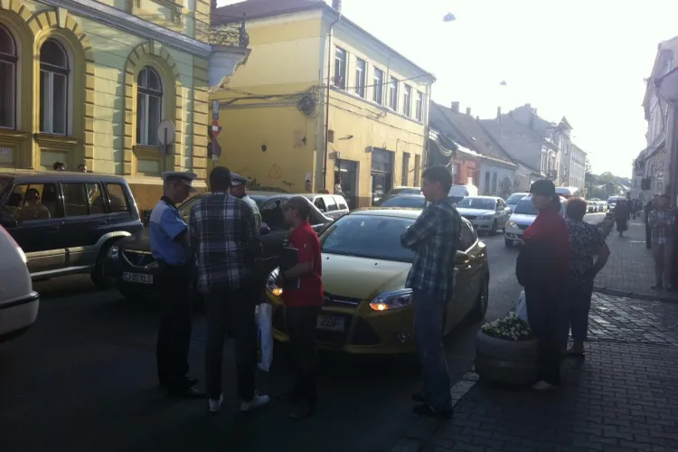 Accident pe strada Napoca. Un pieton a fost lovit de o mașină - VIDEO