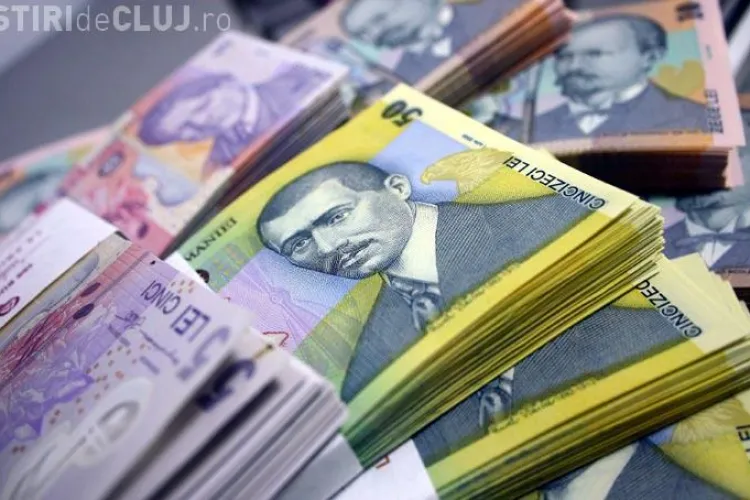 Salariul mediu a scăzut cu 1,4% în luna august. În ce domenii a scăzut cel mai mult