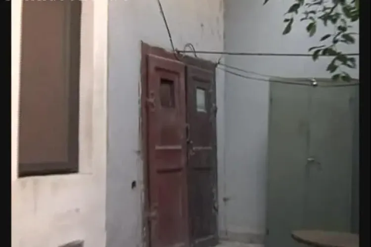 Doi clujeni se ceartă pe un WC. Unul dintre ei va fi evacuat, dar cere ajutor la CEDO - VIDEO