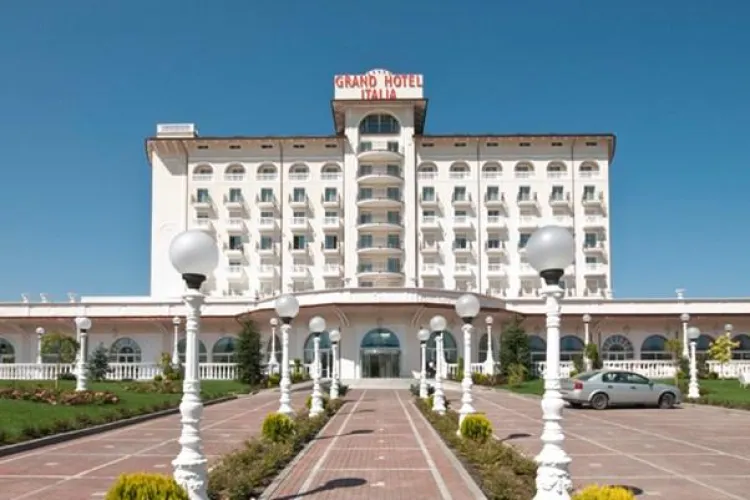 Manchester United se antrenează în curtea hotelului de cinci stele din Cluj-Napoca - FOTO și VIDEO