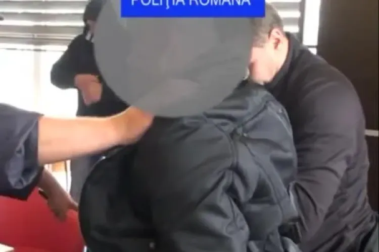 Infractori reținuți de MASCAȚI în restaurantul McDonald's, în Piața Mihai Viteazu - VIDEO