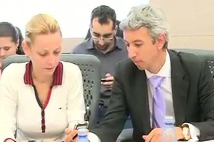 Diaconescu vrea să-și pună BLONDA premier