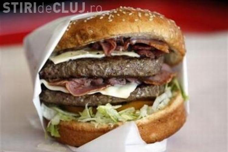 McDonalds explică de ce nu PUTREZESC HAMBURGERII