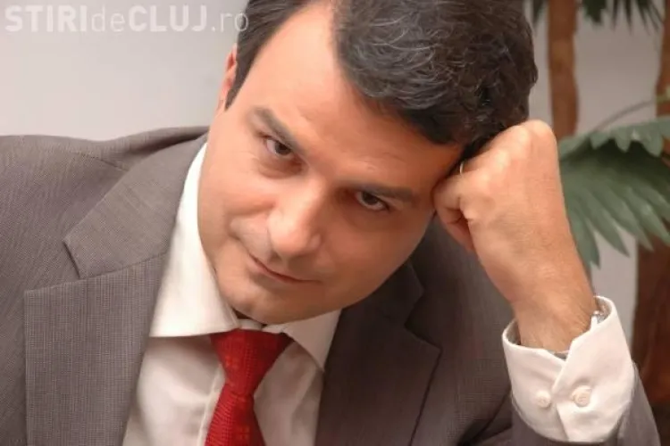 Lucian Mîndruţă IRONIZEAZĂ pe Facebook Biserica Ortodoxă Română