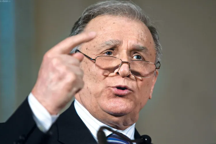 Ion Iliescu a fost huiduit de revoluţionari în faţa sediului PSD