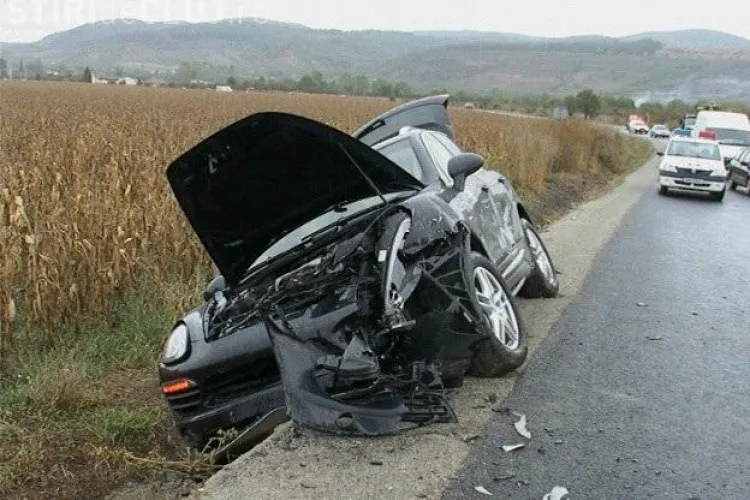 Miliardarul Marcel Mariș implicat într-un accident lângă Dej. A făcut PRAF un Porsche Cayenne - VIDEO