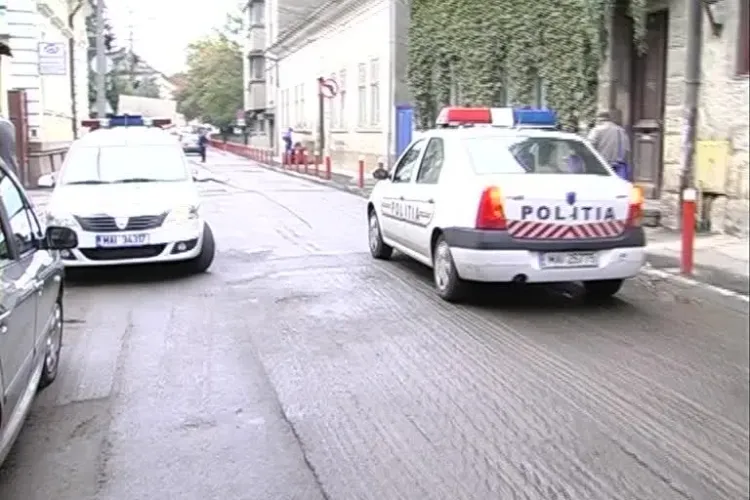Fetiță lovită de o mașină de Poliție la Cluj. Vezi ce spun martorii - VIDEO