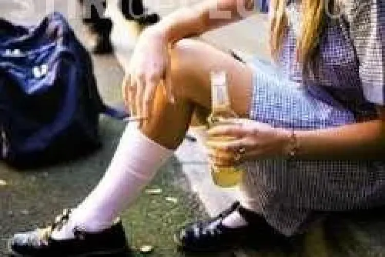 Consumul de droguri, problema cea mai răspândită printre tinerii din România