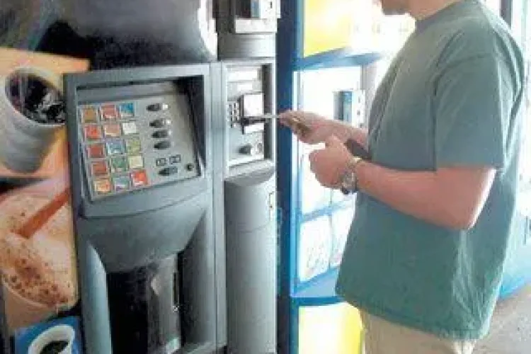Cafeaua de la automat este otravă. VEZI de ce te poți îmbolnăvi  