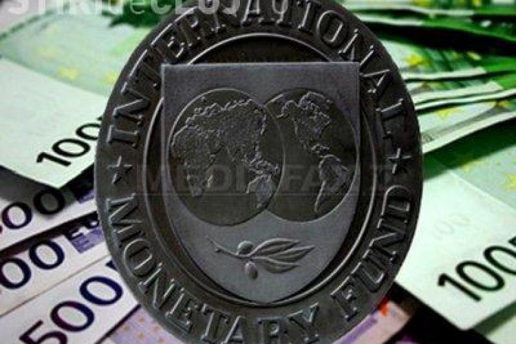FMI avertizează România. Leul s-ar putea deprecia cu 15-20%
