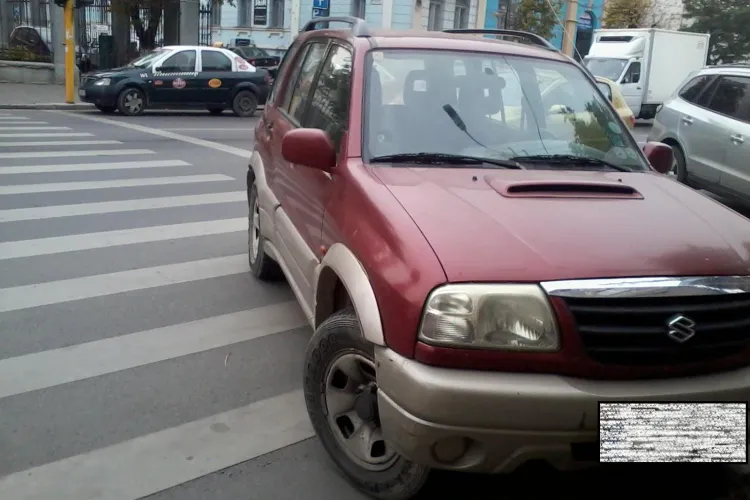 Și-a parcat mașina pe Dorobanților direct pe trecerea de pietoni - FOTO