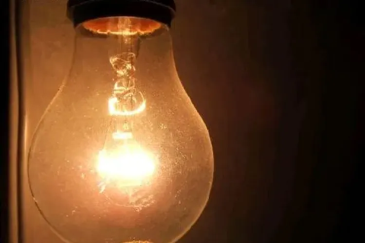 Prețul energiei electrice ar putea crește din nou