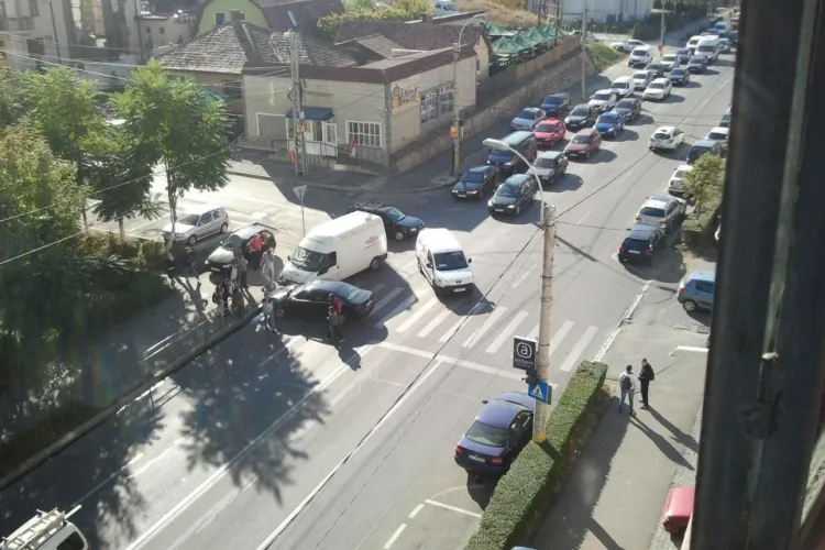 Accident pe Dorobanților la intersecția cu strada Progresului - VIDEO