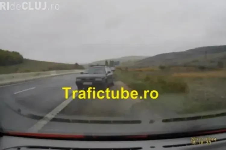 Accident filmat LIVE la Mărtinești de un șofer. O mașină a derapat și era să spulbere alt autoturism - VIDEO ȘOCANT