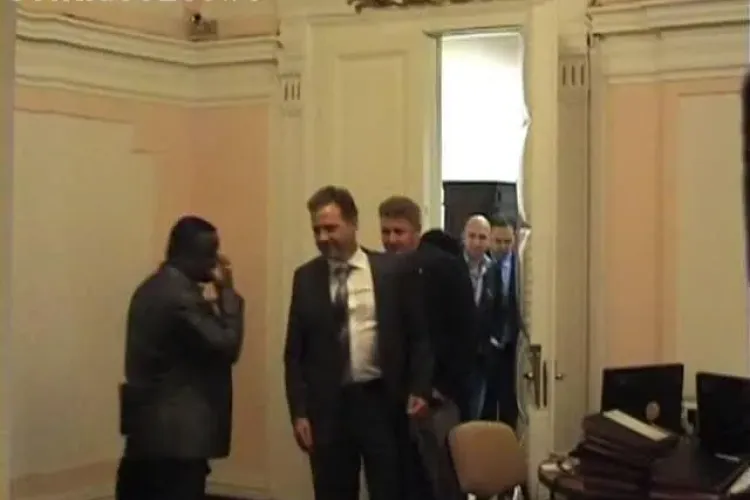 Emil Boc i-a primit pe investitorii germani care vor să cumpere U Cluj - VIDEO