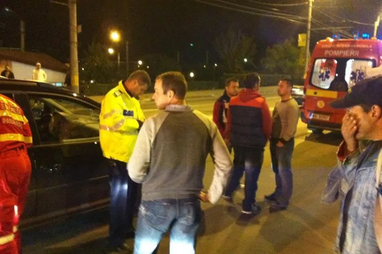 Accident pe podul IRA! Un pieton a fost lovit de un autoturism, care a intrat într-un taxi - VIDEO