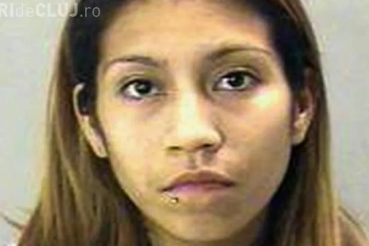 Cruzime: O mamă i-a lipit fiicei sale de 2 ani mâinile de perete cu superglue