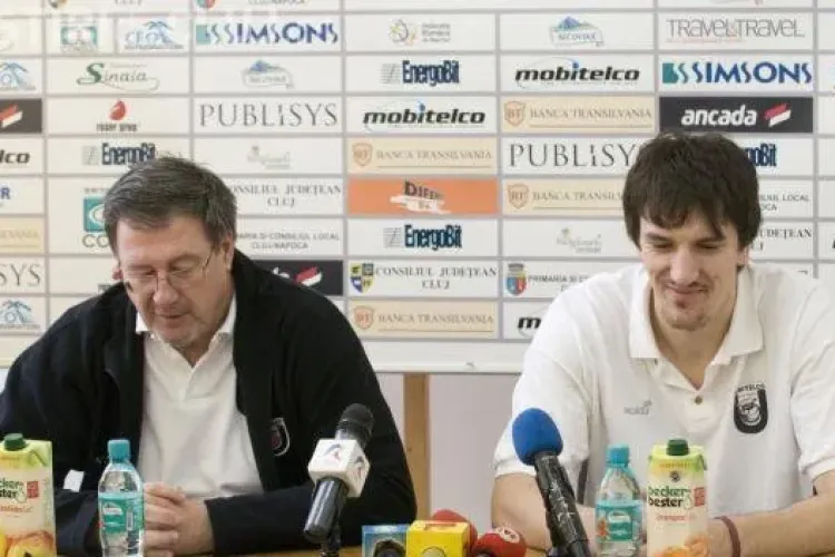 U Mobitelco - CSU Ploiești: Bavcevic: ”Nu stați jos, până nu dăm coș!” - VIDEO