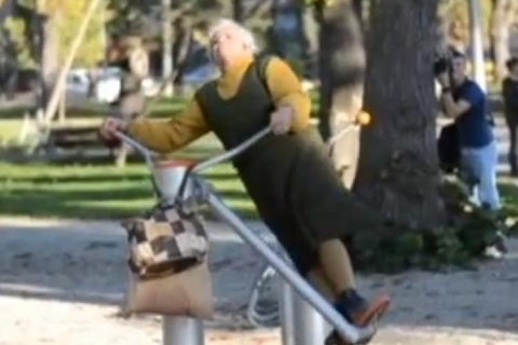 Bunica sportivă din Cluj, care ”rupe” aparatele de fitness din Parcul Central - VIDEO
