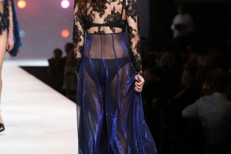 Frumusețea nu are vârstă. Vezi cum arată modelul de 60 DE ANI FOTO