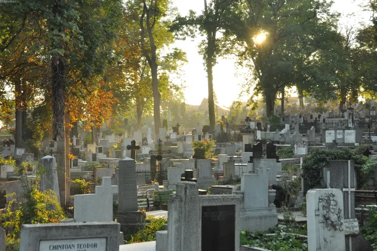 Amenzi pentru cei care intră în cimitire în ținută sumară. Regulamentul de organizare a cimitirelor din Cluj-Napoca, supus dezbaterii publice