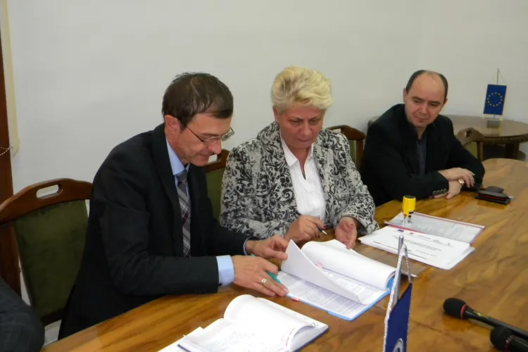 Parcul Iuliu Hațieganu va fi reabilitat: Va putea găzdui meciuri din Divizia B pe un teren cu nocturnă - VIDEO  