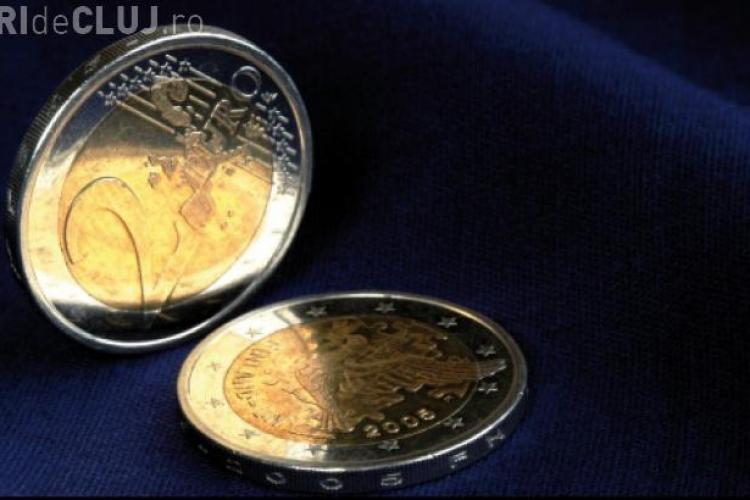 Leul continuă să se deprecieze în lupta cu euro