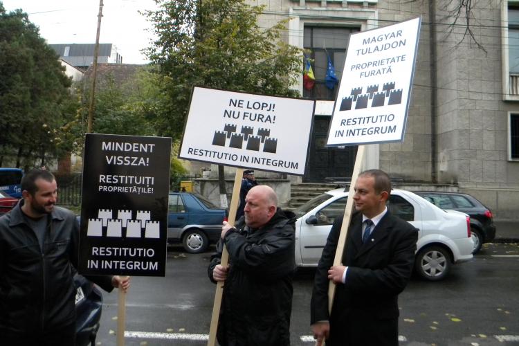 Ungurii protestează în fața Arhivelor Naționale - VIDEO și FOTO