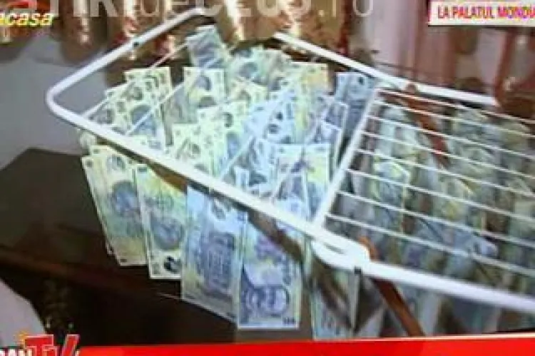 Interlopul Nelson Mondialu șochează din nou: A tractat o mașină cu lanțul de aur de la gât - FOTO