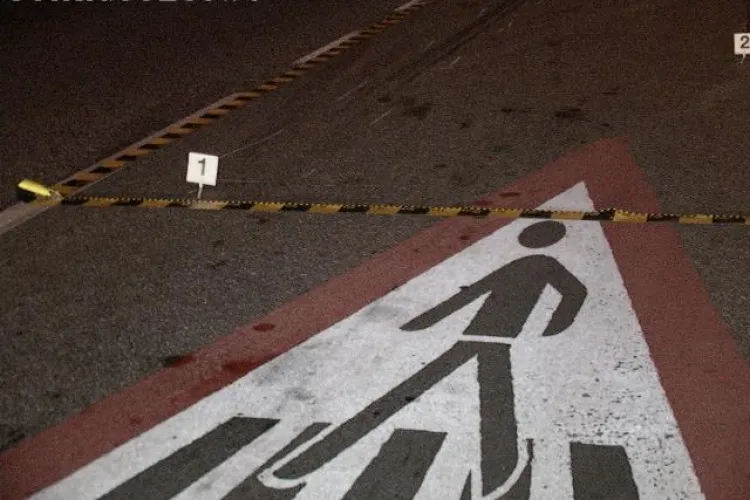 Bărbat lovit pe trecere de pietoni de un microbuz la Dej - VIDEO