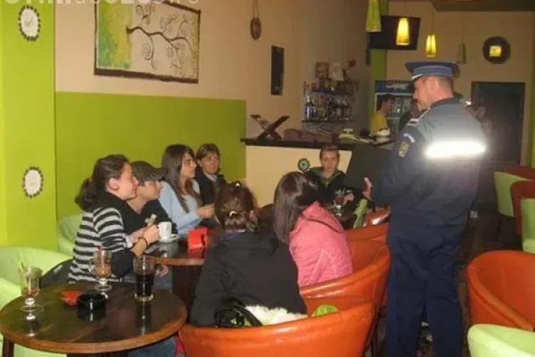 Un milion de absențe în școlile clujene. ISJ Cluj face controale în barurile de lângă şcoli