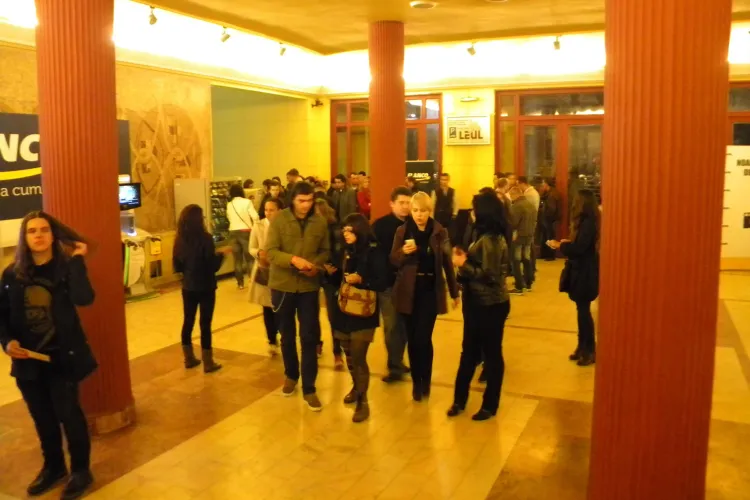 Clujenii au devorat publicitate o noapte Întreagă. Noaptea devoratorilor de publicitate s-a întors la Cluj