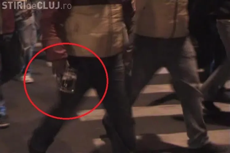 Suporterii Galatei au plecat cu halbele din bar direct la meci - VIDEO