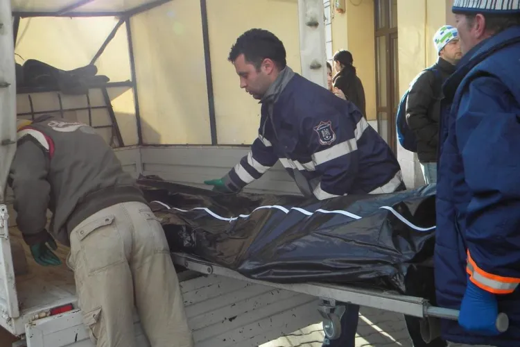 Bărbat ucis de trei ţigani în centrul Clujului!