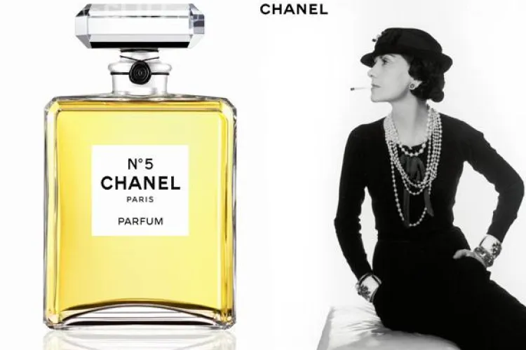 Parfumul Chanel No. 5 INTERZIS în Europa pentru că ar conţine ingrediente periculoase