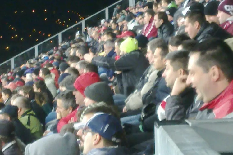 Alin Tișe, U -ist declarat, în tribunele CFR Cluj, printre suporteri - FOTO