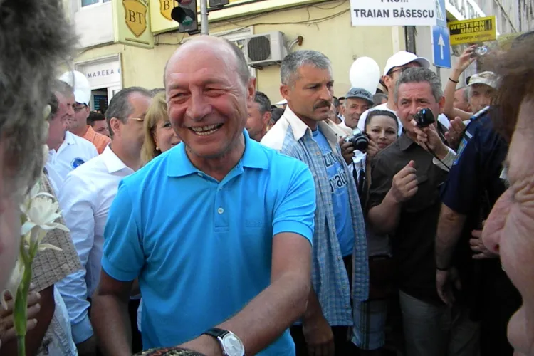 Băsescu, mesaj misterios de ziua lui! 185.000 de oameni l-au felicitat - VIDEO