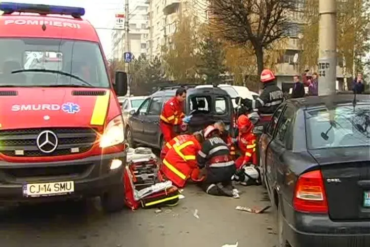 Accidentul de pe Calea Mănăștur surprins LIVE. Imagini ȘOCANTE cu bărbatul lovit în plin - EXCLUSIV