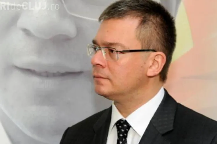 Antonescu: Serviciile speciale să nu se amestece în politică