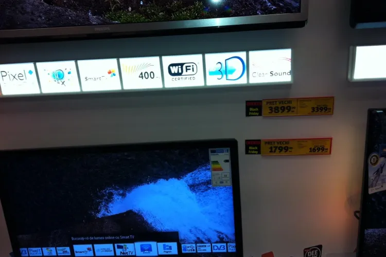 Reduceri la plasme de Black Friday cu 50 de lei în Altex în Iulius Mall Cluj - FOTO