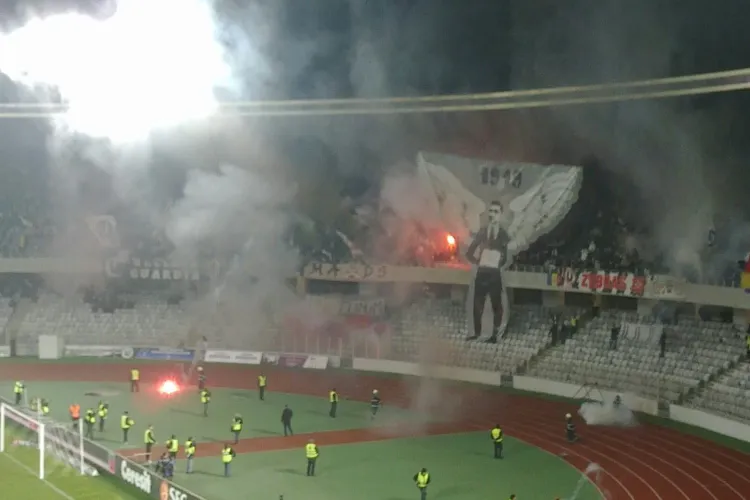 Iuliu Hațieganu pe post de înger al U Cluj. Coregrafie MAGICĂ a fanilor - FOTO