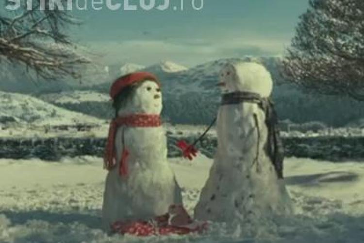 Poveste emoționantă a oamenilor de zăpadă îndrăgostiţi. Reclamă specială de CRĂCIUN - VIDEO  